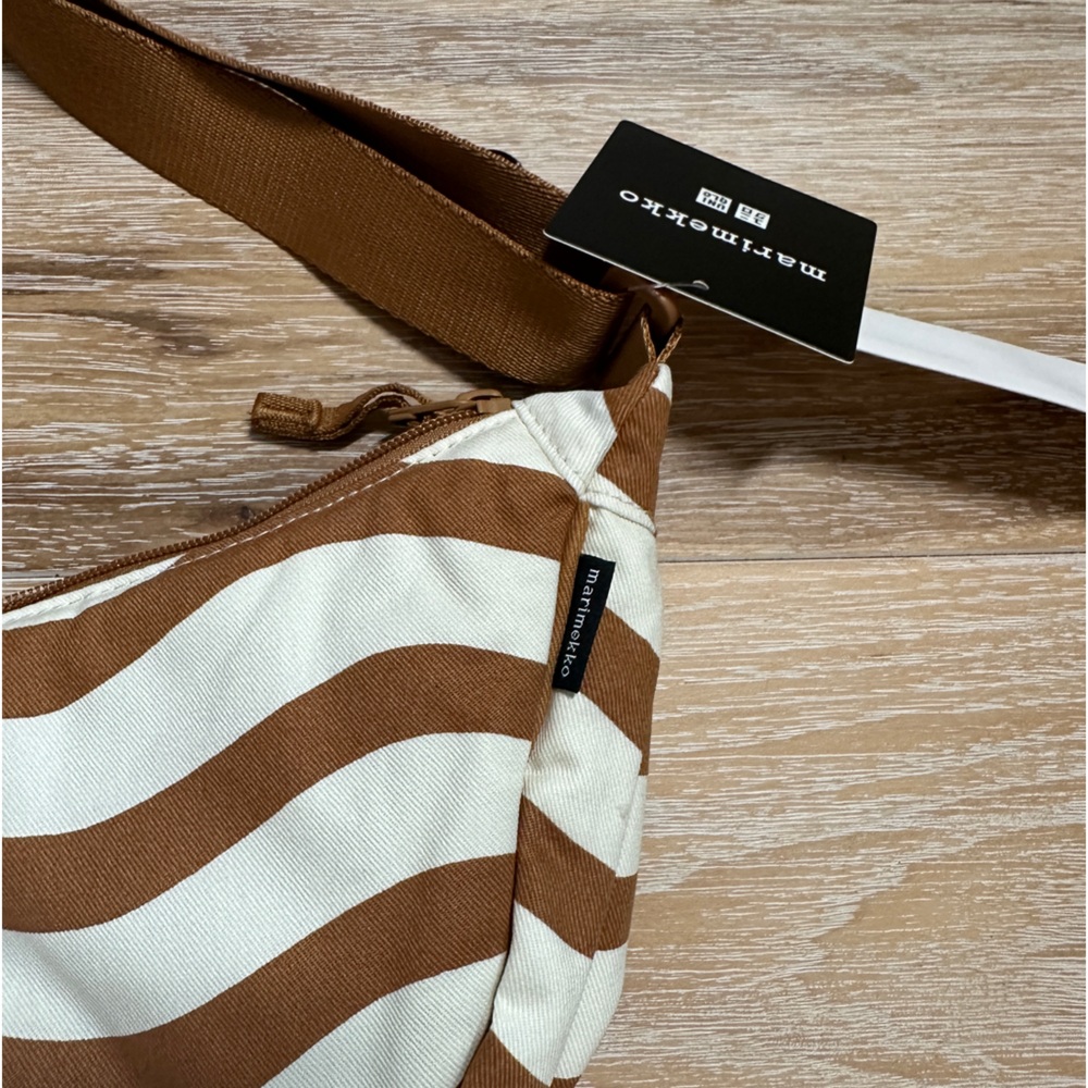 NWT UNIQLO x Marimekko Crossbody Round Mini Shoulder Bag - Khaki color - Picture 2 of 6
